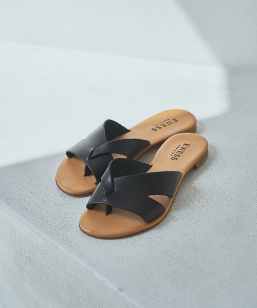 eness（エネス）の「ENESS　レザートングサンダル（サンダル・レディース・ブラック/ブラウン・38/36/37）」の12枚目の写真