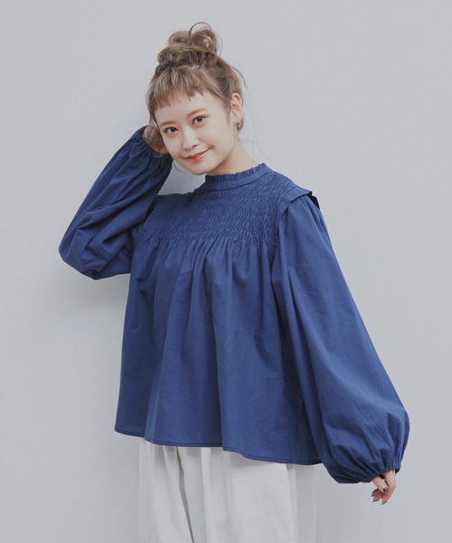 MERLOT（メルロー）の「シャーリングスタンドブラウス（シャツ/ブラウス・レディース・ナチュラル/ネイビー・FREE）」の21枚目の写真