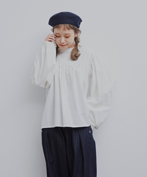 MERLOT（メルロー）の「シャーリングスタンドブラウス（シャツ/ブラウス・レディース・ナチュラル/ネイビー・FREE）」の14枚目の写真