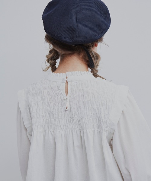 MERLOT（メルロー）の「シャーリングスタンドブラウス（シャツ/ブラウス・レディース・ナチュラル/ネイビー・FREE）」の11枚目の写真