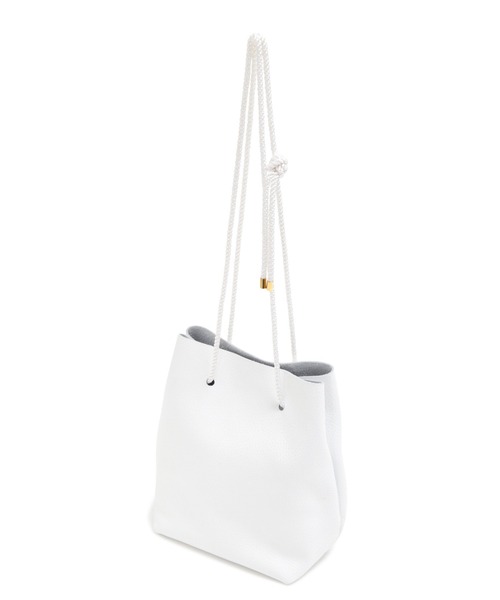 NATURAL BEAUTY BASIC（ナチュラルビューティーベーシック）の「VICEVERSA 巾着型トート（ショルダーバッグ・レディース・ゴールド/ホワイト・ﾌﾘ-）」の10枚目の写真