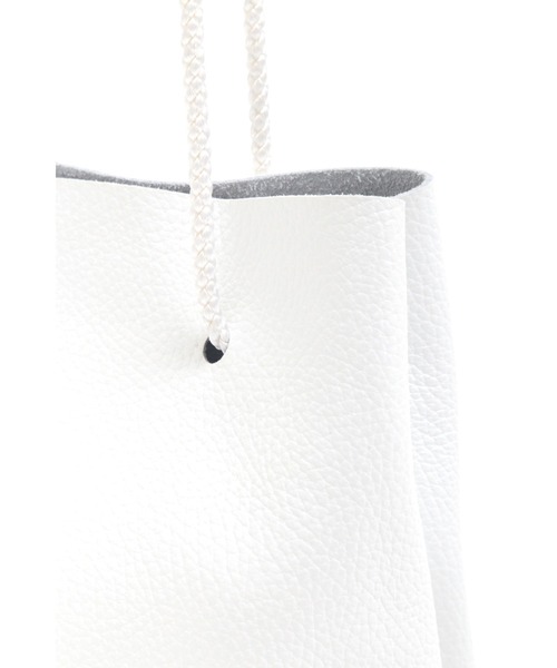 NATURAL BEAUTY BASIC（ナチュラルビューティーベーシック）の「VICEVERSA 巾着型トート（ショルダーバッグ・レディース・ゴールド/ホワイト・ﾌﾘ-）」の12枚目の写真