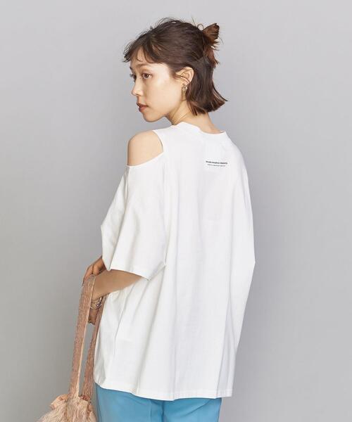 MAISON MAVERICK PRESENTS(メゾンマベリックプレゼンツ)の「<MAISON MAVERICK PRESENTS>ショルダーカットTシャツ :(Tシャツ/カットソー・レディース・ホワイト/ベージュ・38)」の2枚目の写真