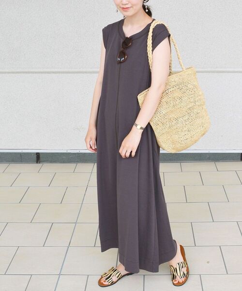SHIPS(シップス)の「assiette:Aラインワンピース(ワンピース・レディース・ブラウン/ダークラベンダー・ONE SIZE)」の12枚目の写真