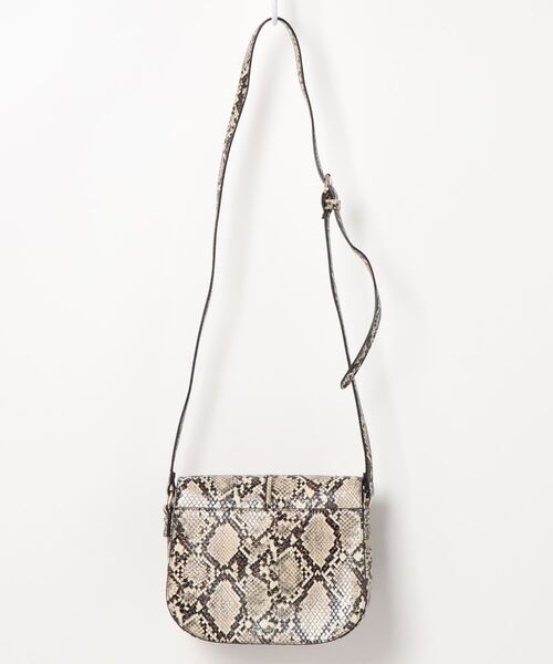 ROVERETO（ロベレート）の「ROVERETO FEGRVT03(ST)（ショルダーバッグ・レディース・キャメル/ブラック/A/B・FREE）」の8枚目の写真