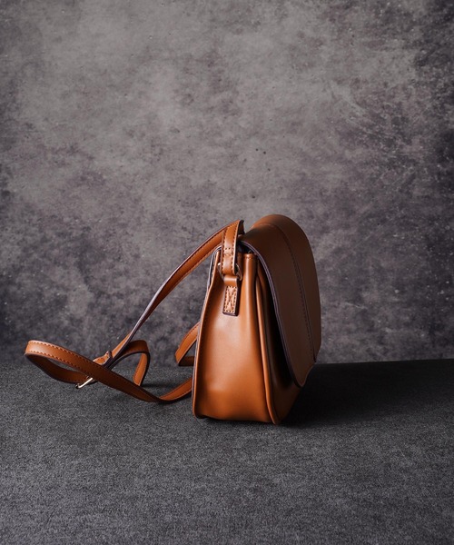 ROVERETO（ロベレート）の「ROVERETO FEGRVT03(ST)（ショルダーバッグ・レディース・キャメル/ブラック/A/B・FREE）」の13枚目の写真