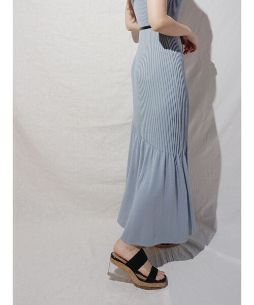 MERCURYDUO（マーキュリーデュオ）の「ベルト付アシメマーメイドリブニットワンピース（ワンピース・レディース・ブラウン/ブルー/ベビーピンク・FREE）」の5枚目の写真