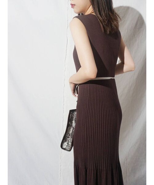 MERCURYDUO（マーキュリーデュオ）の「ベルト付アシメマーメイドリブニットワンピース（ワンピース・レディース・ブラウン/ブルー/ベビーピンク・FREE）」の15枚目の写真