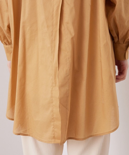 SALON adam et rope'（サロン アダム エ ロペ）の「【WEB限定】[人気アイテムの新作登場！]バックスリットフリルカラーボリューム袖長袖ブラウス（シャツ/ブラウス・レディース・ホワイト/ブラック/キャメル・FREE）」の11枚目の写真