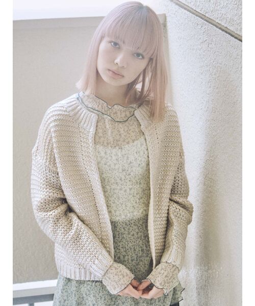merry jenny（メリージェニー）の「Foilニットカーディガン（カーディガン/ボレロ・レディース・シルバー/ゴールド・FREE）」の2枚目の写真
