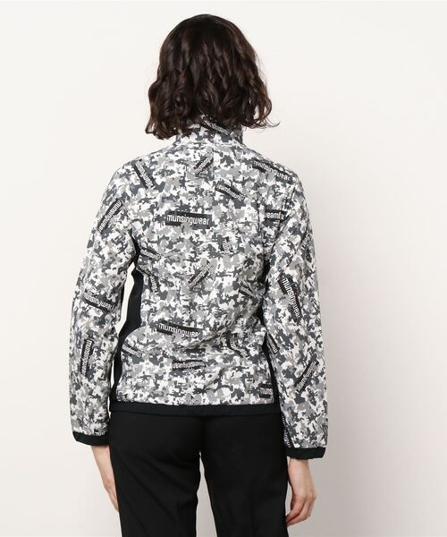 MUNSINGWEAR(マンシングウェア)の「【 ENVOY / エンボイ 】デジカモプリント ストレッチブルゾン レディース ウェア ジャケット ブルゾン ゴルフ スポーツ(ブルゾン・レディース・カーキ/ブラック・XL/M/L)」の4枚目の写真