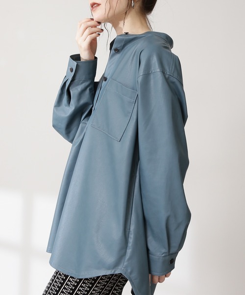 N.（N. Natural Beauty Basic）（エヌエヌナチュラルビューティーベーシック）の「◆フェイクレザーバンドカラーシャツ（シャツ/ブラウス・レディース・ブラック/ナチュラル/グレイッシュブルー・MEDIUM）」の4枚目の写真