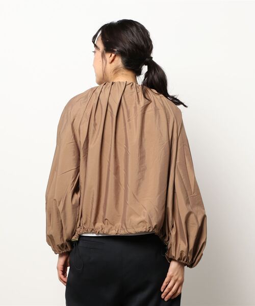 natural couture(ナチュラルクチュール)の「ちょっとモードなたっぷりギャザーブルゾン(ブルゾン・レディース・ブラック/カーキ/ベージュ/ピンク・FREE)」の7枚目の写真