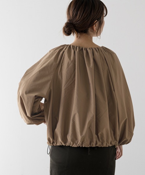 natural couture(ナチュラルクチュール)の「ちょっとモードなたっぷりギャザーブルゾン(ブルゾン・レディース・ブラック/カーキ/ベージュ/ピンク・FREE)」の13枚目の写真