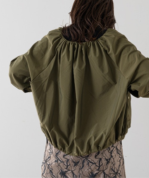 natural couture(ナチュラルクチュール)の「ちょっとモードなたっぷりギャザーブルゾン(ブルゾン・レディース・ブラック/カーキ/ベージュ/ピンク・FREE)」の19枚目の写真