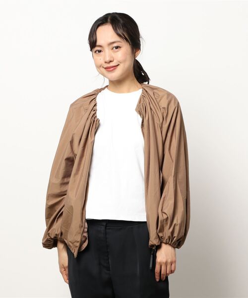 natural couture(ナチュラルクチュール)の「ちょっとモードなたっぷりギャザーブルゾン(ブルゾン・レディース・ブラック/カーキ/ベージュ/ピンク・FREE)」の15枚目の写真