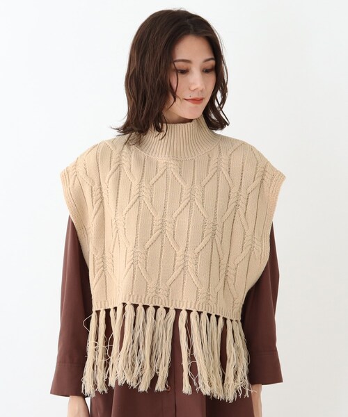 SHOO・LA・RUE（シューラルー）の「◆フリンジバルキーケーブルニットベスト（ベスト・レディース・ブラック/グリーン/ナチュラル・02/03）」の4枚目の写真