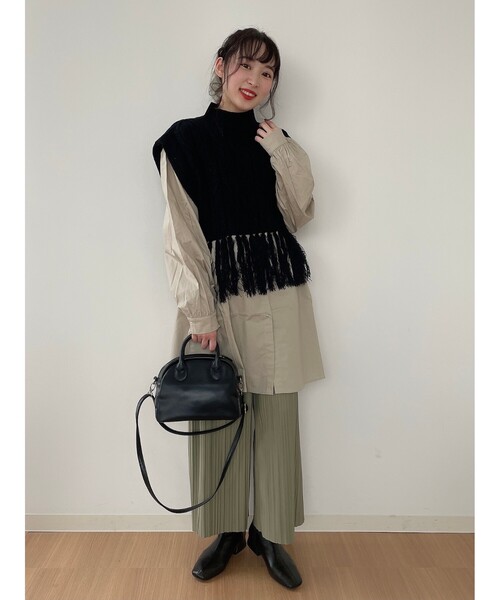 SHOO・LA・RUE（シューラルー）の「◆フリンジバルキーケーブルニットベスト（ベスト・レディース・ブラック/グリーン/ナチュラル・02/03）」の9枚目の写真