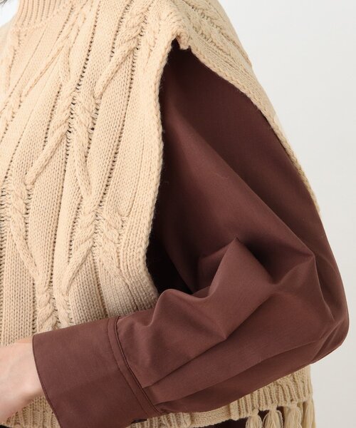 SHOO・LA・RUE（シューラルー）の「◆フリンジバルキーケーブルニットベスト（ベスト・レディース・ブラック/グリーン/ナチュラル・02/03）」の6枚目の写真