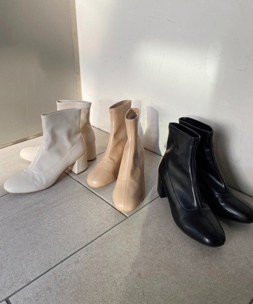 one after another NICE CLAUP(ワンアフターアナザーナイスクラップ)の「ストレッチショートブーツ(ブーツ・レディース・オフホワイト/ブラック/ベージュ・SMALL/MEDIUM/LARGE)」の9枚目の写真