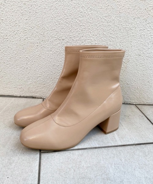 one after another NICE CLAUP(ワンアフターアナザーナイスクラップ)の「ストレッチショートブーツ(ブーツ・レディース・オフホワイト/ブラック/ベージュ・SMALL/MEDIUM/LARGE)」の7枚目の写真