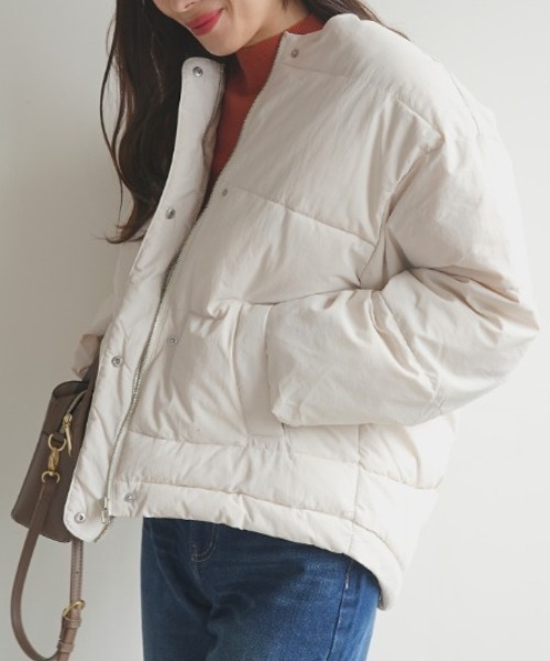 Futier land（フューティアランド）の「ノーカラーフェイクダウン（ダウンジャケット/コート・レディース・アイボリー/ブラック/ライトグレー・MEDIUM）」の2枚目の写真