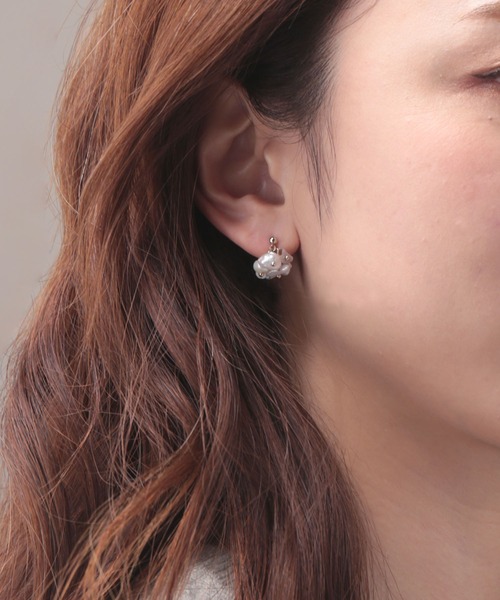 Manon's Selection(マノンズセレクション)の「淡水パールピアス(ピアス(両耳用)・レディース・ゴールド・ONE SIZE)」の5枚目の写真
