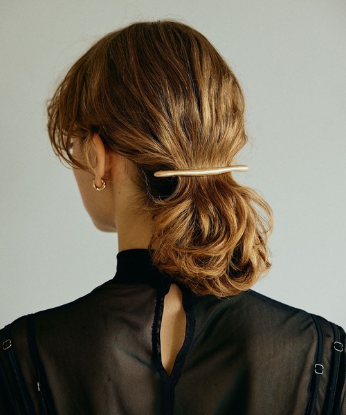 GOLDY(ゴールディ)の「トゥイッグ ライン メタル バレッタ(バレッタ/ヘアクリップ・レディース・シルバー/ゴールド/シルバー系その他/ゴールド系その他・FREE)」の18枚目の写真