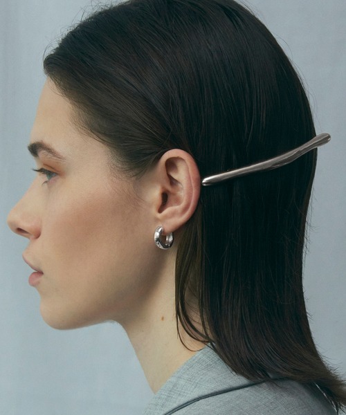 GOLDY(ゴールディ)の「トゥイッグ ライン メタル バレッタ(バレッタ/ヘアクリップ・レディース・シルバー/ゴールド/シルバー系その他/ゴールド系その他・FREE)」の20枚目の写真