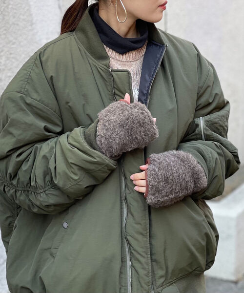 COLD BREAKER（コールドブレーカー）の「【COLDBREAKER/コールドブレーカー】THUMBY 別注ボアハンドウォーマー（手袋・メンズ・チャコールグレー/ダークブラウン/ベージュ・FREE）」の3枚目の写真