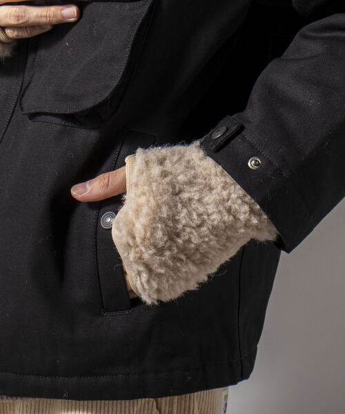 COLD BREAKER（コールドブレーカー）の「【COLDBREAKER/コールドブレーカー】THUMBY 別注ボアハンドウォーマー（手袋・メンズ・チャコールグレー/ダークブラウン/ベージュ・FREE）」の20枚目の写真