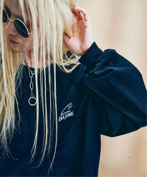 RNA（アールエヌエー）の「M1823 RNA BIGロングTシャツ（Tシャツ/カットソー・レディース・ホワイト/ミント/ラベンダー/ライトピンク/オレンジ/ブラック/パープル/イエロー/グリーン/ライトブルー/レッド/オレンジ系その他/パープル系その他・MEDIUM）」の20枚目の写真