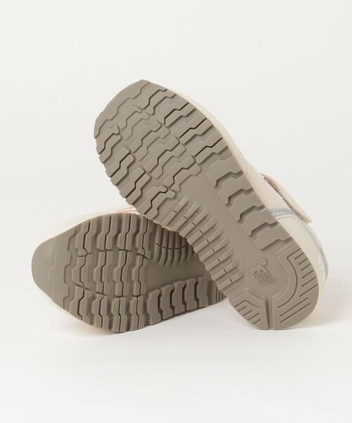 NEW BALANCE(ニューバランス)の「ニューバランス New Balance YV373_(スニーカー・キッズ・ベージュ・21.0cm/19.0cm/17.0cm/21.5cm/18.0cm/20.0cm)」の2枚目の写真