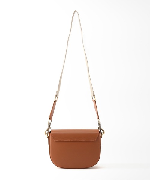 AULENTTI（オウレンティ）の「【AULENTTI/オウレンティ】ショルダーバッグ（ショルダーバッグ・レディース・カーキ/キャメル・FREE）」の5枚目の写真