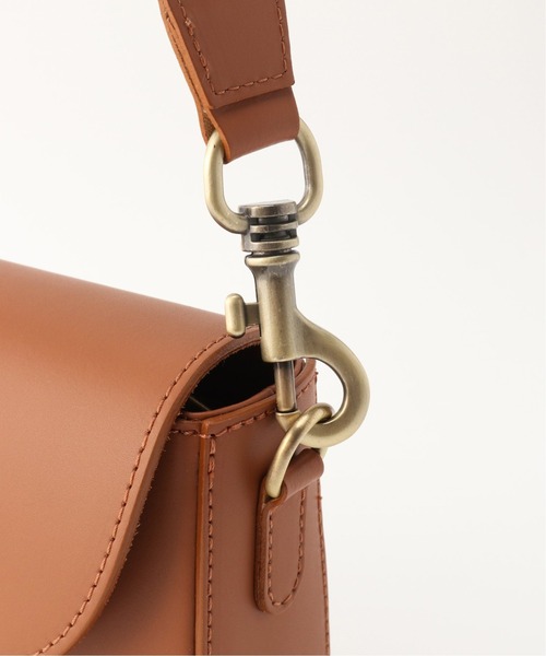 AULENTTI（オウレンティ）の「【AULENTTI/オウレンティ】ショルダーバッグ（ショルダーバッグ・レディース・カーキ/キャメル・FREE）」の15枚目の写真