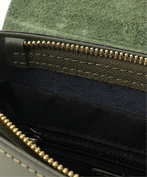 AULENTTI（オウレンティ）の「【AULENTTI/オウレンティ】ショルダーバッグ（ショルダーバッグ・レディース・カーキ/キャメル・FREE）」の11枚目の写真