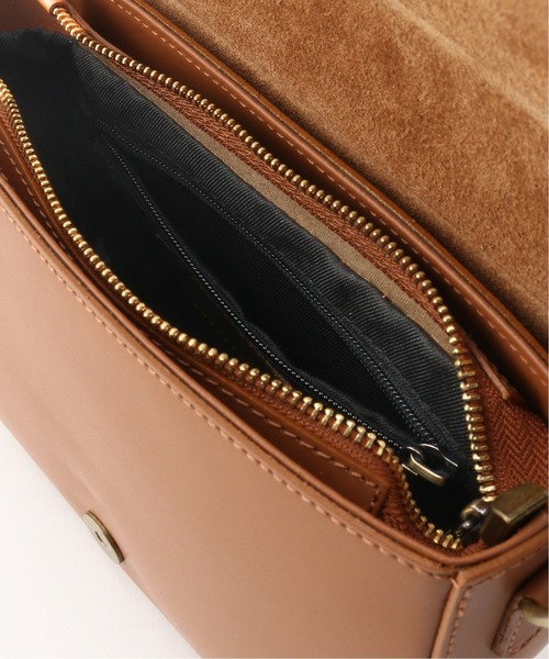 AULENTTI（オウレンティ）の「【AULENTTI/オウレンティ】ショルダーバッグ（ショルダーバッグ・レディース・カーキ/キャメル・FREE）」の9枚目の写真