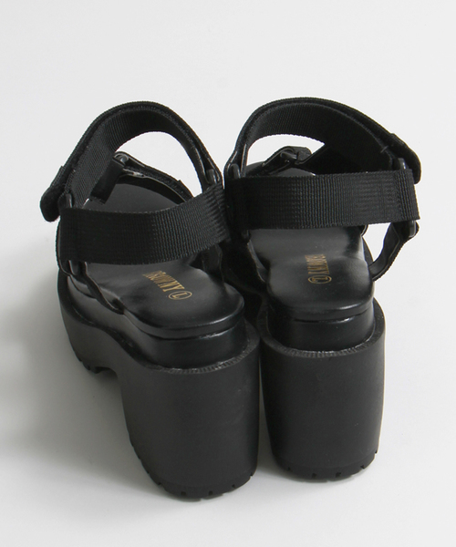 WEGO(ウィゴー)の「WEGO/ヒールスポーツサンダル(サンダル・レディース・ホワイト/ブラック・LARGE/MEDIUM)」の4枚目の写真