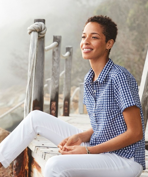 L.L.Bean(エルエルビーン)の「バケーションランド・シアサッカー・シャツ、ポップオーバー 半袖 プラッド ジャパン・フィット(シャツ/ブラウス・レディース・マルチ/ブルー系その他/ピンク系その他/ブルー系その他2/グリーン系その他/パープル系その他・SMALL/MEDIUM/LARGE/X-LARGE)」の10枚目の写真