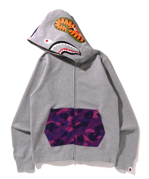 A BATHING APE（アベイシングエイプ）の「COLOR CAMO SHARK FULL ZIP