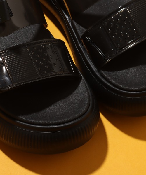 PUMA（プーマ）の「PUMA SUEDE MAYU SANDAL POP WOMENS / プーマ スウェード マユ サンダル ポップ ウィメンズ（サンダル・レディース・ホワイト/ブラック・23.0cm/24.0cm/25.0cm/22.0cm）」の4枚目の写真