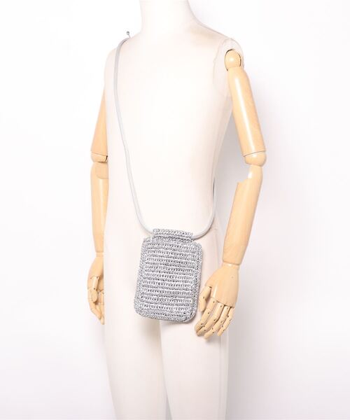 Laugoa(ラウゴア)の「IVY(ショルダーバッグ・レディース・シルバー・9)」の5枚目の写真