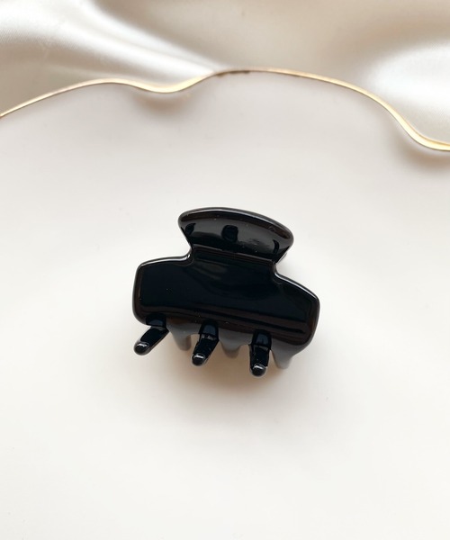 TONE SELECT GOODS(トーンセレクトグッズ)の「【pur chouchou】ミニデザインヘアクリップ(バレッタ/ヘアクリップ・レディース・ブラック/ダークブラウン/ベージュ/ブラウン/オフホワイト/オレンジ/ブルー/ブラウン系その他/オレンジ系その他・FREE)」の3枚目の写真