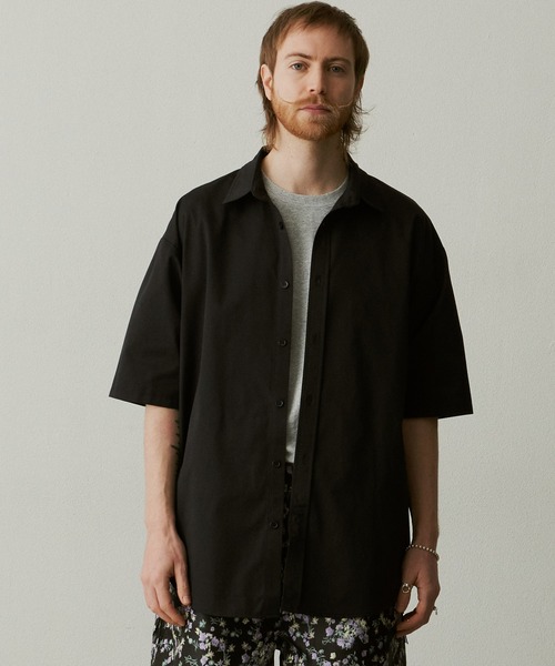 UNSELDs(アンセルズ)の「【UNSELDs アンセルズ】レギュラーカラー ハーフスリーブシャツ(シャツ/ブラウス・メンズ・ブラック/ダークグリーン/イエロー・L/M)」の2枚目の写真