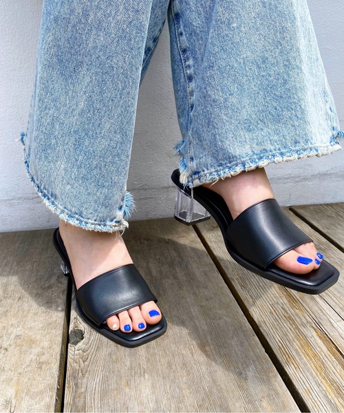 MAMIAN（マミアン）の「ワイドバンド クリアヒールミュール (5.5cmヒール)（サンダル・レディース・ベージュ/ブラック/グレイッシュベージュ/ライトオリーブ・L/LL/M/S）」の11枚目の写真