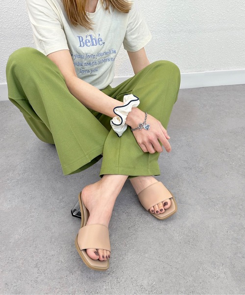 MAMIAN（マミアン）の「ワイドバンド クリアヒールミュール (5.5cmヒール)（サンダル・レディース・ベージュ/ブラック/グレイッシュベージュ/ライトオリーブ・L/LL/M/S）」の5枚目の写真