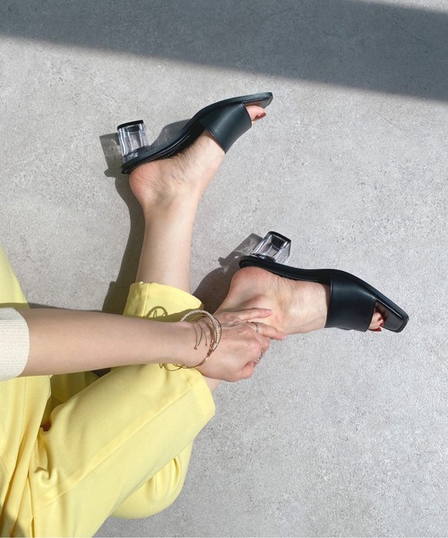 MAMIAN（マミアン）の「ワイドバンド クリアヒールミュール (5.5cmヒール)（サンダル・レディース・ベージュ/ブラック/グレイッシュベージュ/ライトオリーブ・L/LL/M/S）」の8枚目の写真