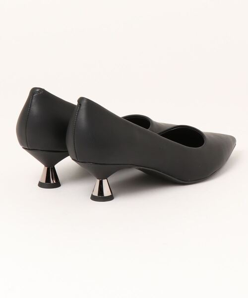 CHARLES & KEITH(チャールズ & キース)の「スプールヒール パンプス / Spool Heel Pumps(パンプス・レディース・オフホワイト/ブラック/マルーン/イエロー・25.5cm/23.5cm/24.5cm/22.5cm/25cm/23cm)」の5枚目の写真