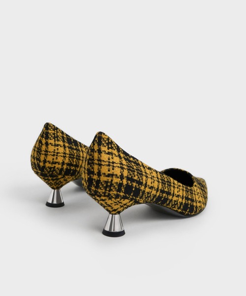 CHARLES & KEITH(チャールズ & キース)の「スプールヒール パンプス / Spool Heel Pumps(パンプス・レディース・オフホワイト/ブラック/マルーン/イエロー・25.5cm/23.5cm/24.5cm/22.5cm/25cm/23cm)」の8枚目の写真