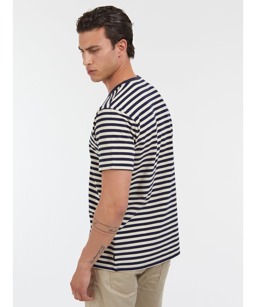 Guess（ゲス）の「Finn Pique Striped Tee Tシャツ（Tシャツ/カットソー・メンズ・ネイビー・SMALL/MEDIUM/LARGE/X-LARGE）」の5枚目の写真